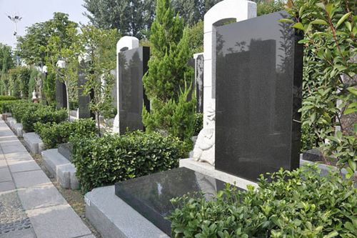 福建墓碑工廠傾力打造各種小型藝術墓碑,適應公墓陵園景觀發(fā)展